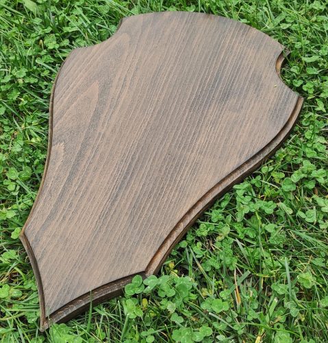 gímszarvas trófea fa alátét 08