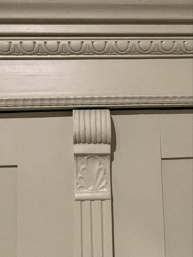 Fafaragás, faragott oszlopfők